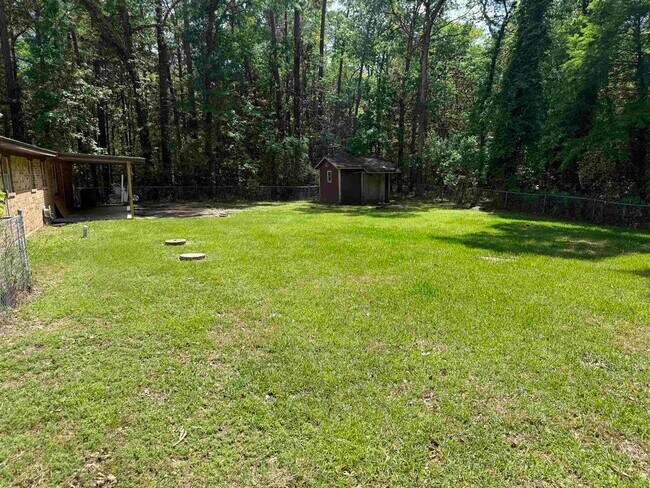 Building Photo - 917 W Wildwood Dr