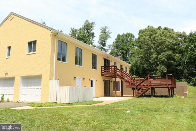 Building Photo - Secluded Country Retreat with Picturesque ...