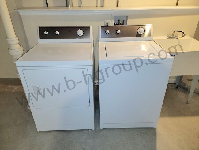 Building Photo - 4705 42nd Ave