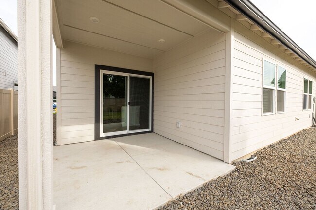 Building Photo - Modern One-Level Rancher South Spokane Valley Community - Elk Meadow Estate