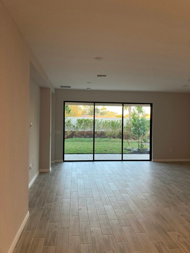 Building Photo - 15333 Isla Palma Ln