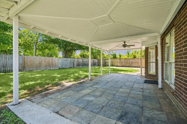 Building Photo - 9806 Gold Cup Way