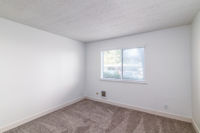 Building Photo - 521 Alameda del Prado