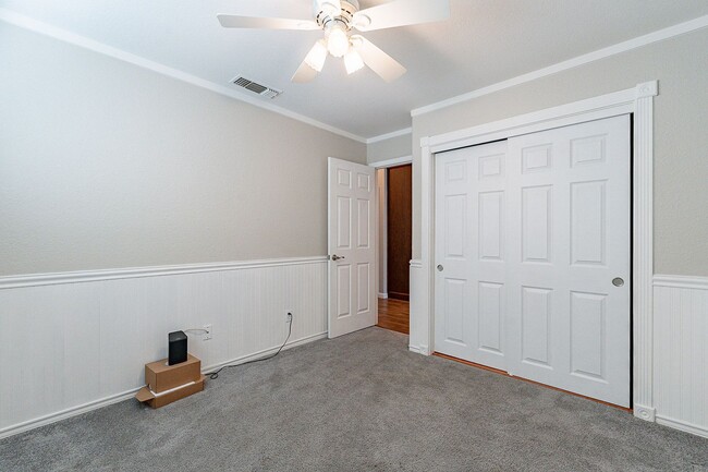 Building Photo - Charming 4-Bedroom Home with Luxurious Poo...