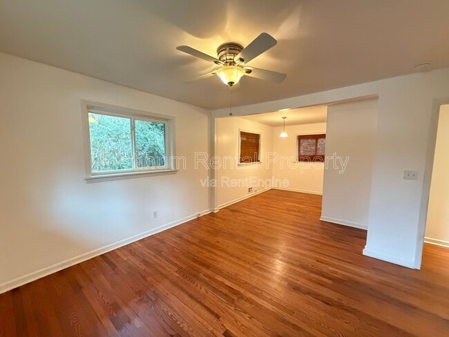 Building Photo - 3721 Brookcrest Cir