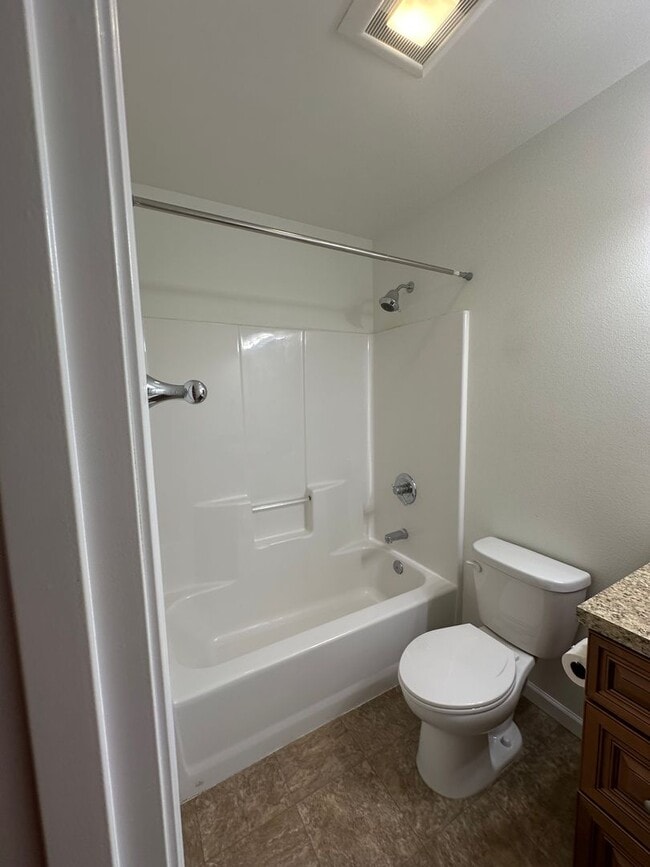 Building Photo - 2271-2271 S Valley Loop