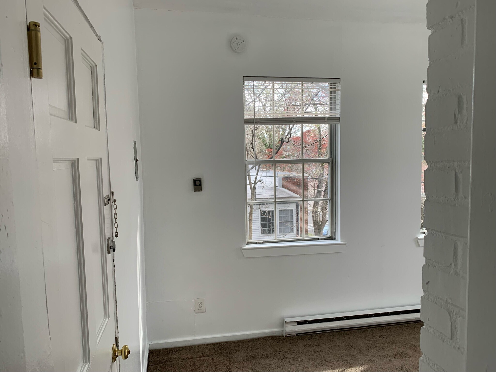 Building Photo - 4034 Calvert St NW