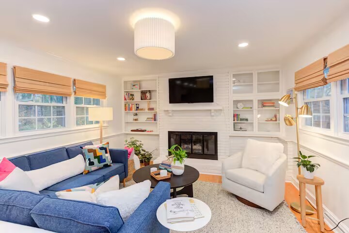 Building Photo - 107 S Wyrick St