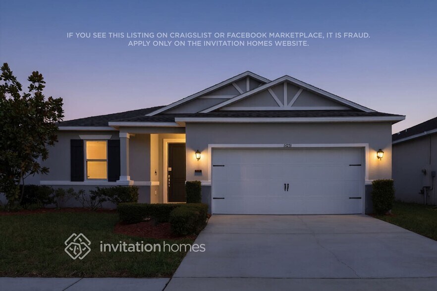 Building Photo - 14231 Seranoa Dr