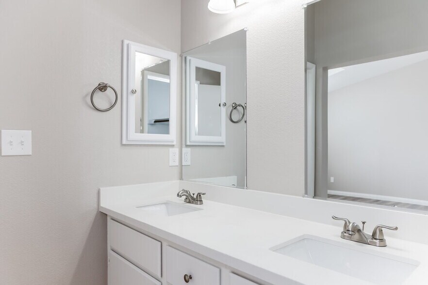 Building Photo - 7099 Magic Moment Ln