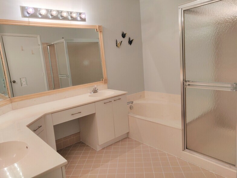 Building Photo - 5139 Europa Dr