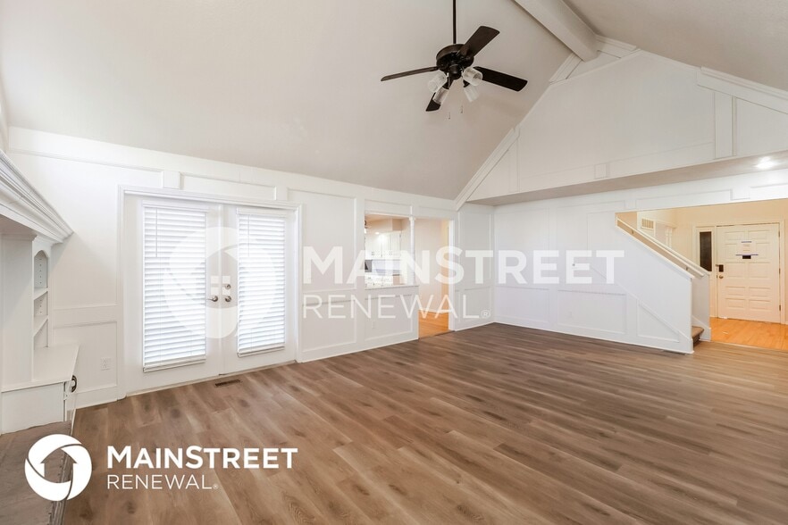 Building Photo - 1122 E Sleepy Hollow Dr