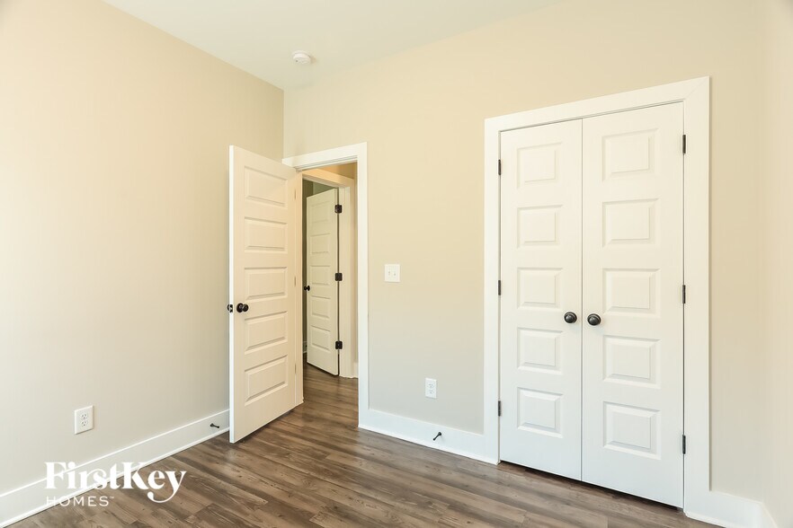 Building Photo - 1397 Woodridge Pl