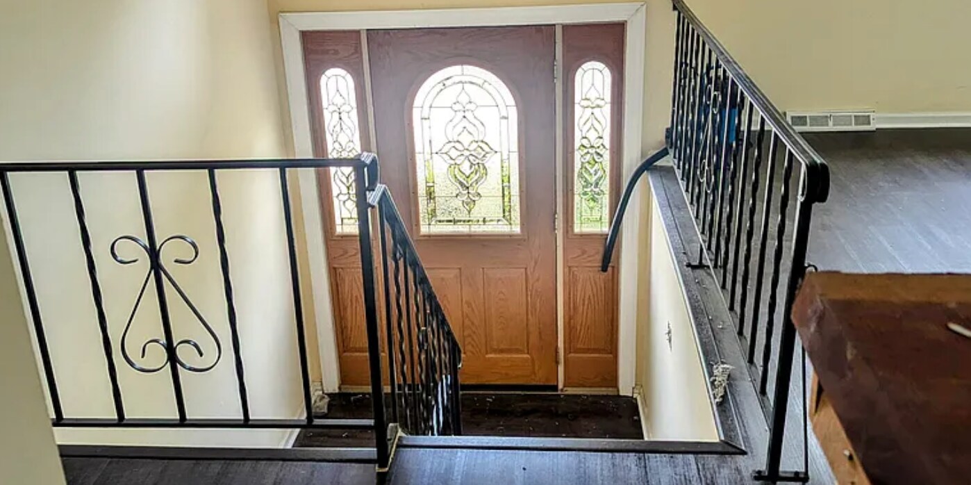Main entrance - 113 Glen Ridge Dr