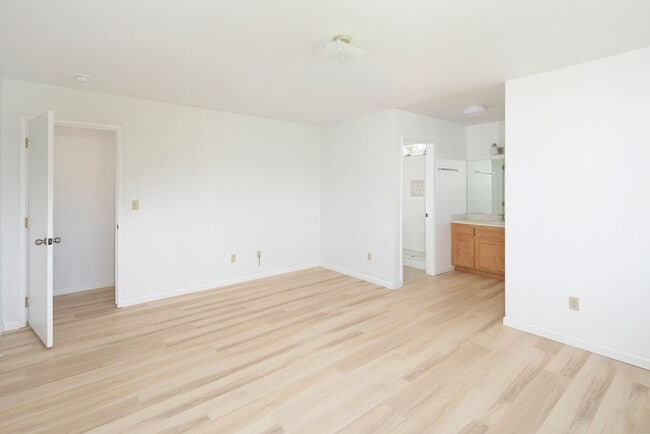 Building Photo - Lovely 3 Bedroom Home in Beautiful Los Alamos!