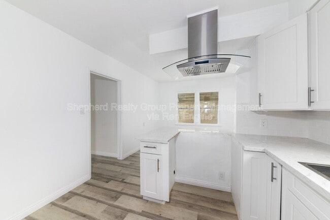 Building Photo - 742 W 36th St