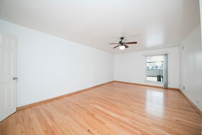 Building Photo - 5300 Carriage Way Dr