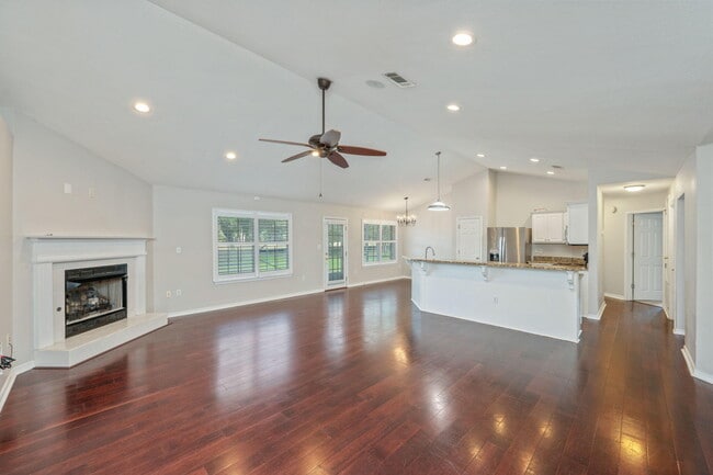 Building Photo - 1402 Ernest Hemingway Dr