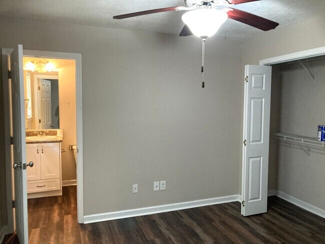 Building Photo - Charming 3 bed, 3 bath Home in Prime Augusta Location