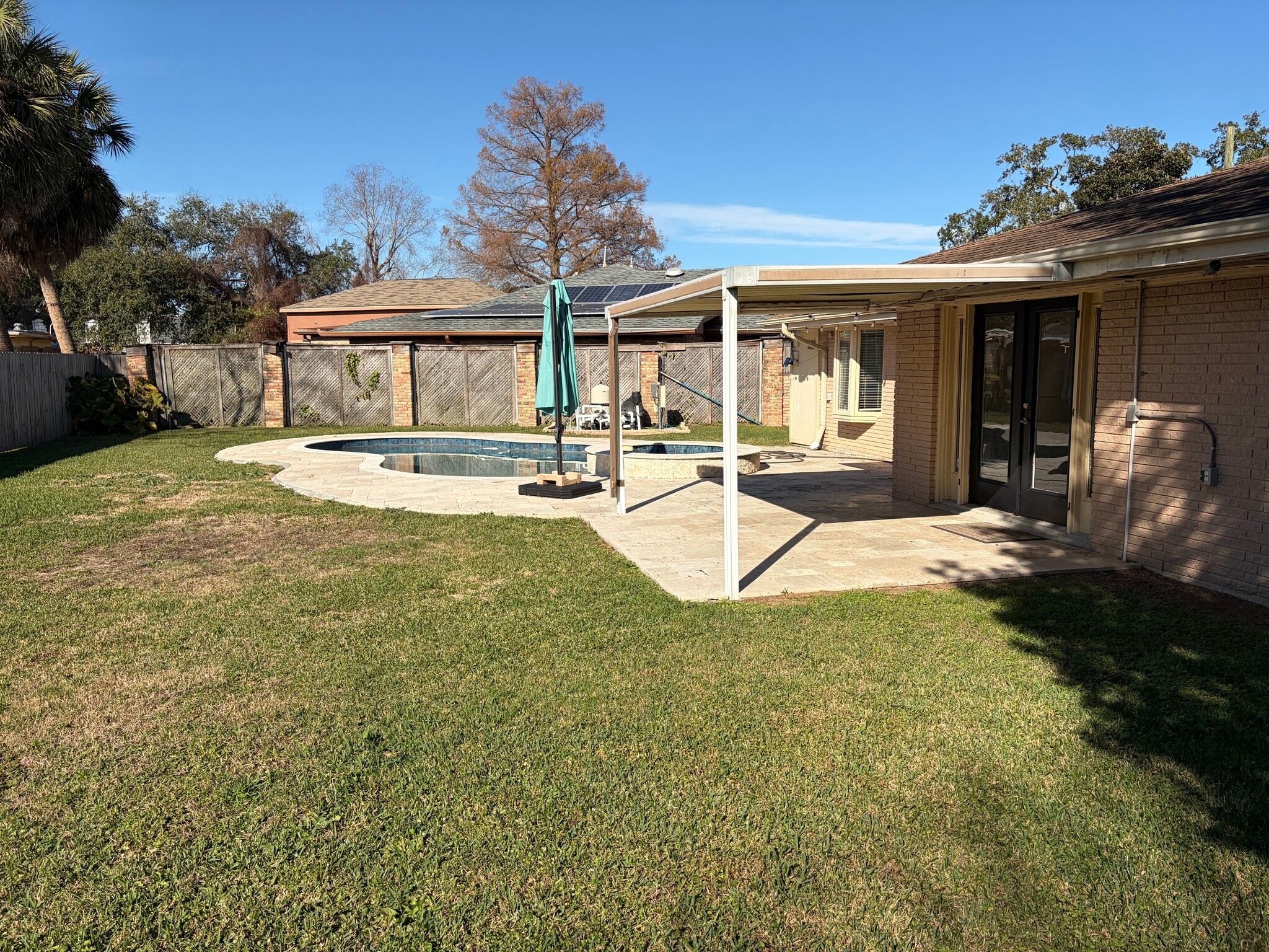 Covered patio - 6034 Chamberlain Dr
