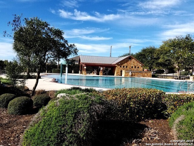 Building Photo - 3 Bedroom in The Point @ Bulverde Village