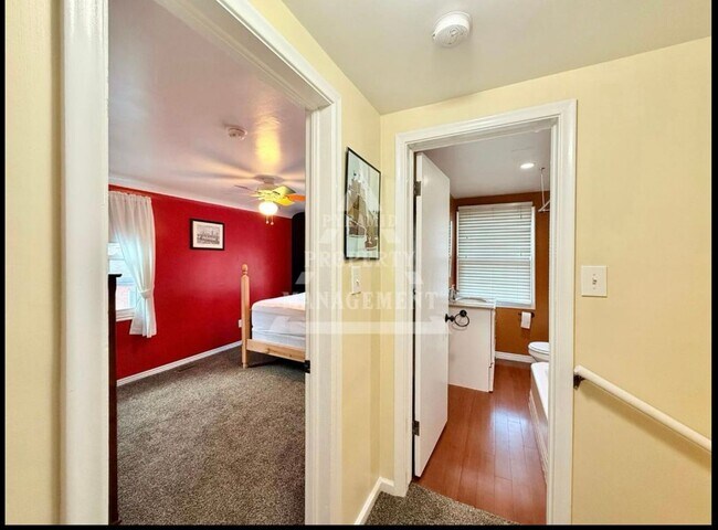 Building Photo - Beautiful Millcreek Home!