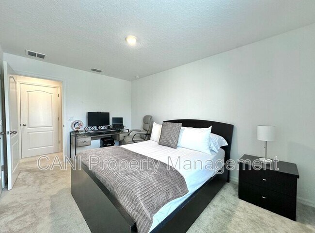 Building Photo - 17691 Passionflower Cir