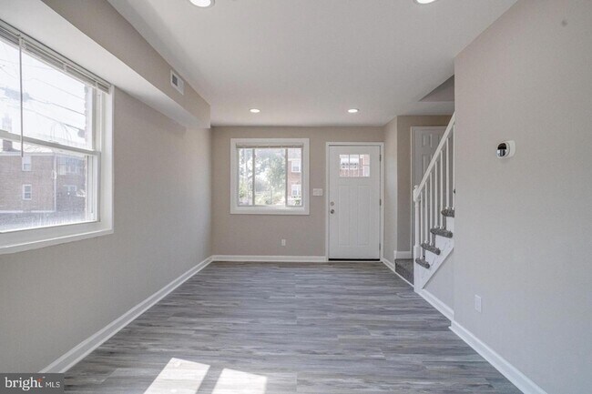 Building Photo - 4100 Colborne Rd