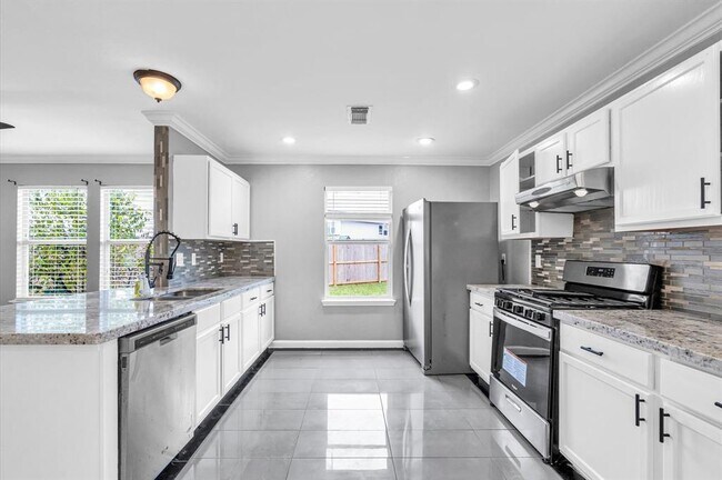 Building Photo - 7927 Summerfern Ct
