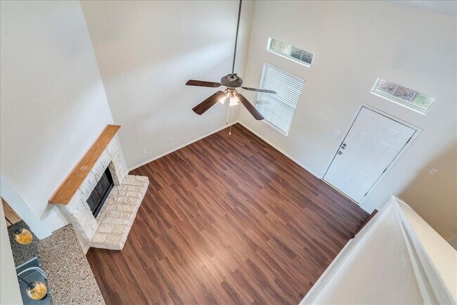 Building Photo - 267 Carolyns Way