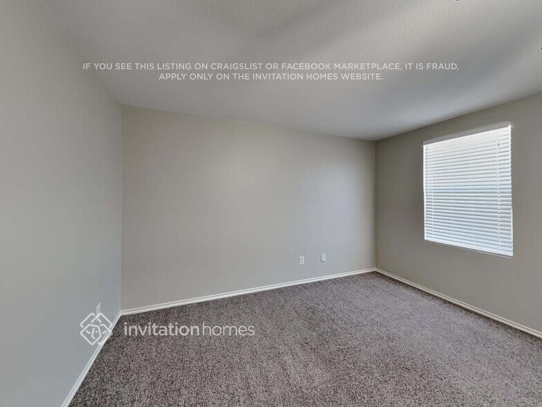 Building Photo - 1230 Sullivan Dr