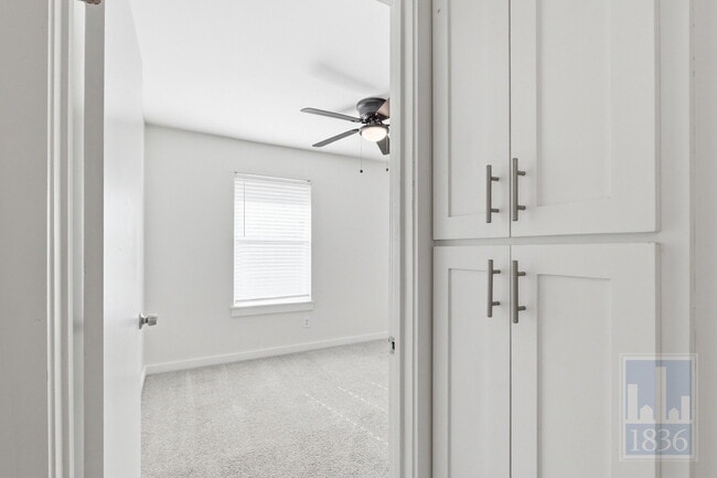 Building Photo - 1308 Southport Dr