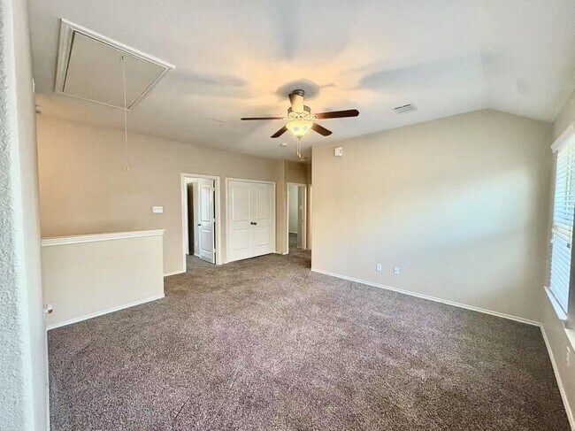 Building Photo - Cozy and well-kept 4 beds rental home in Houston