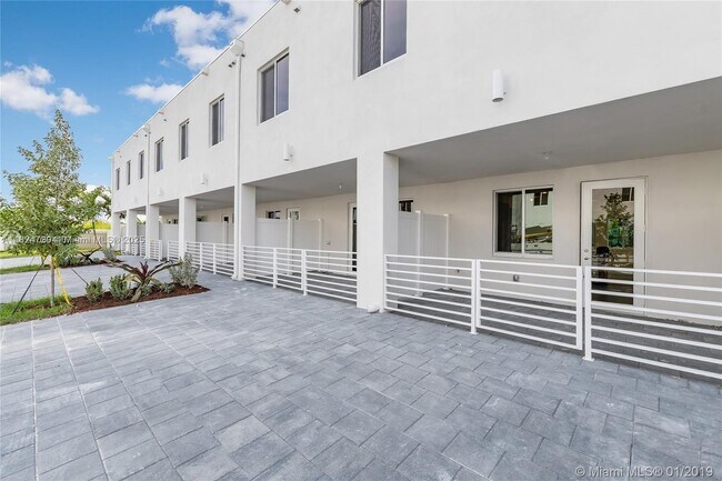 Building Photo - 10226 NW 64th Terrace