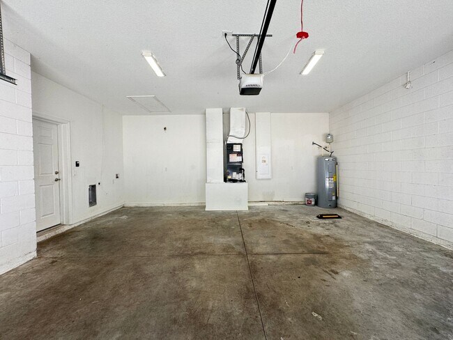 Building Photo - Immaculate 3-Bedroom, 2-Bathroom Home in Palm Bay