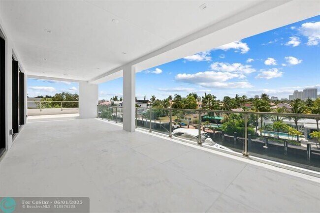 Building Photo - 401 Lido Dr