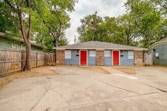 Building Photo - Charming 2 bedroom, 1 bath Fairmount Duplex