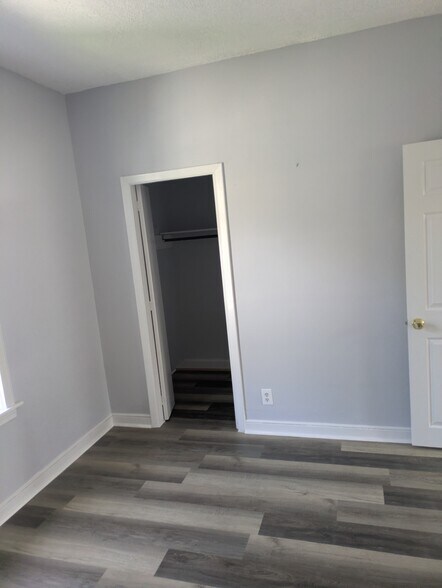 Building Photo - 224 Doyle St