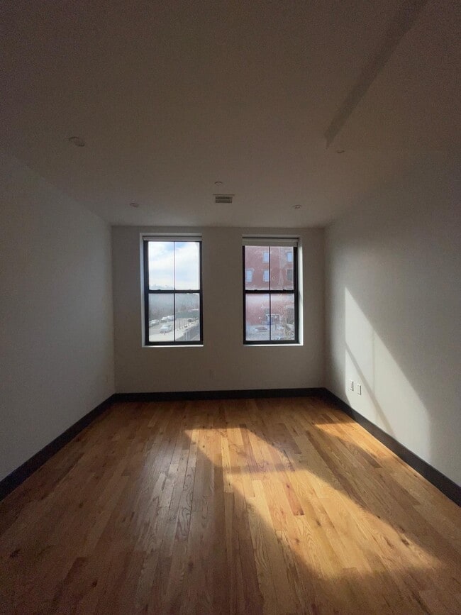 Building Photo - 568-572 Communipaw Ave