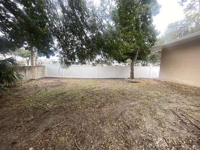 Building Photo - 2275 Granada Dr