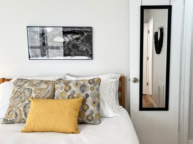 Building Photo - Rocky Court