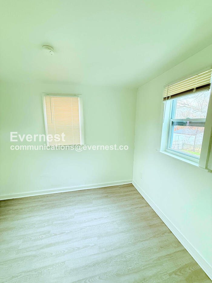 Building Photo - 15736 Steel St