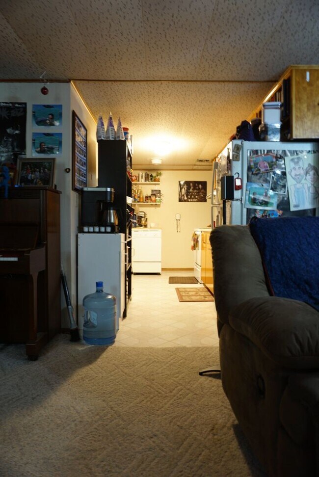 Building Photo - 2 Bedroom, 1 Bath duplex on Military Hill!