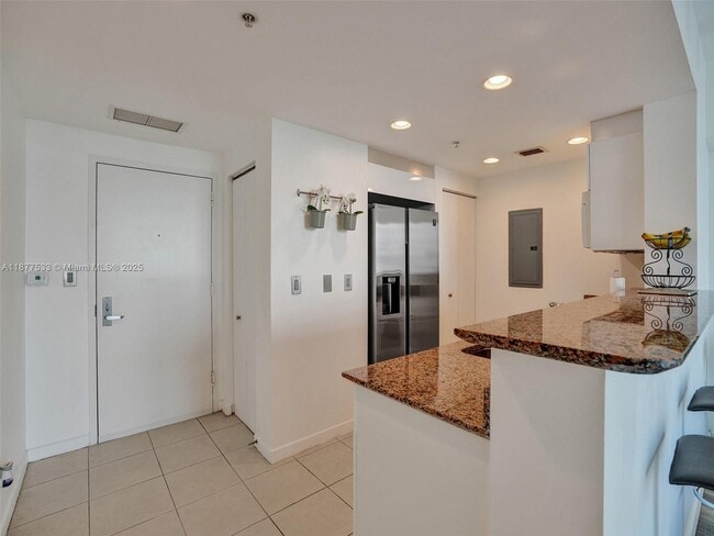 Building Photo - 325 S Biscayne Blvd