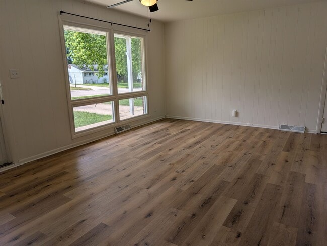 Building Photo - 311 Stewart Dr