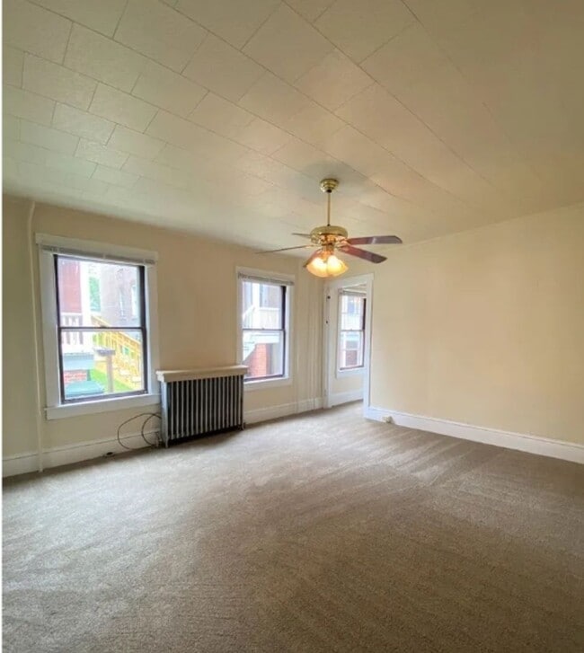 Building Photo - 216-218 W Lamb St