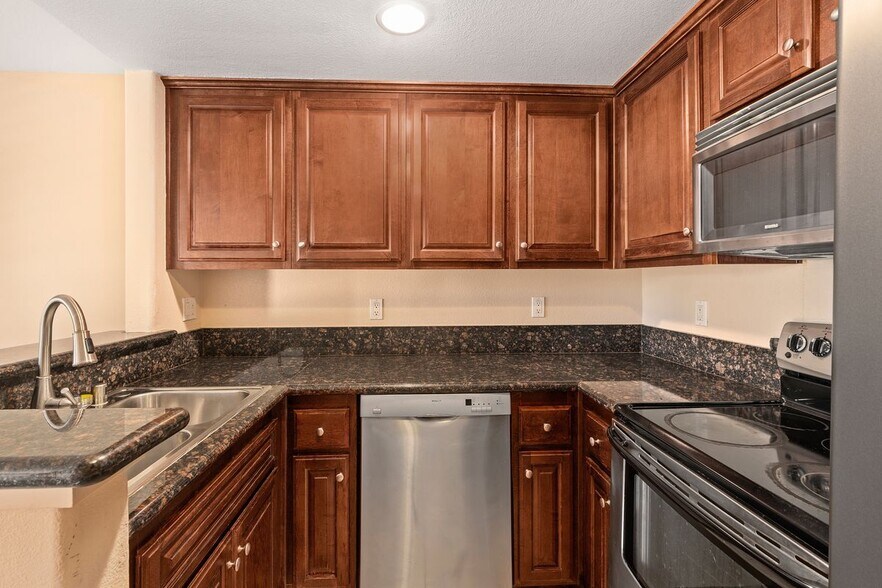 Building Photo - 3965 Nobel Dr