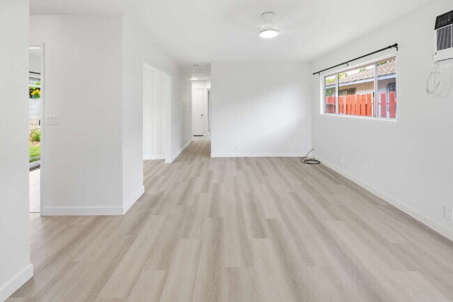 Building Photo - Freshly Renovated 3BR/2BA Home with 2-Car Carport
