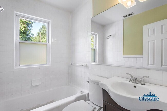 Building Photo - Adorable Bungalow in the heart of Randolph...