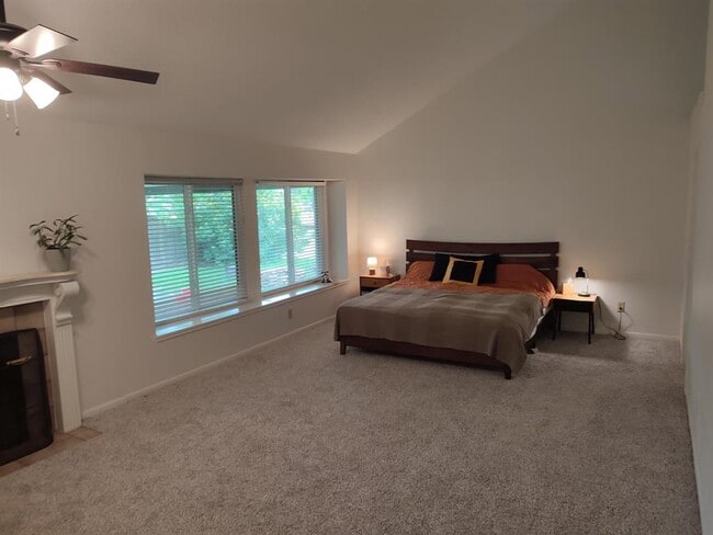 Building Photo - 2223 Greencove Ln
